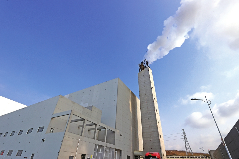 長(cháng)清馬山垃圾焚燒發(fā)電項目日焚燒約1500噸，年發(fā)電2億度，可滿(mǎn)足近6萬(wàn)戶(hù)家庭一年的用電 垃圾焚燒 發(fā)電生金