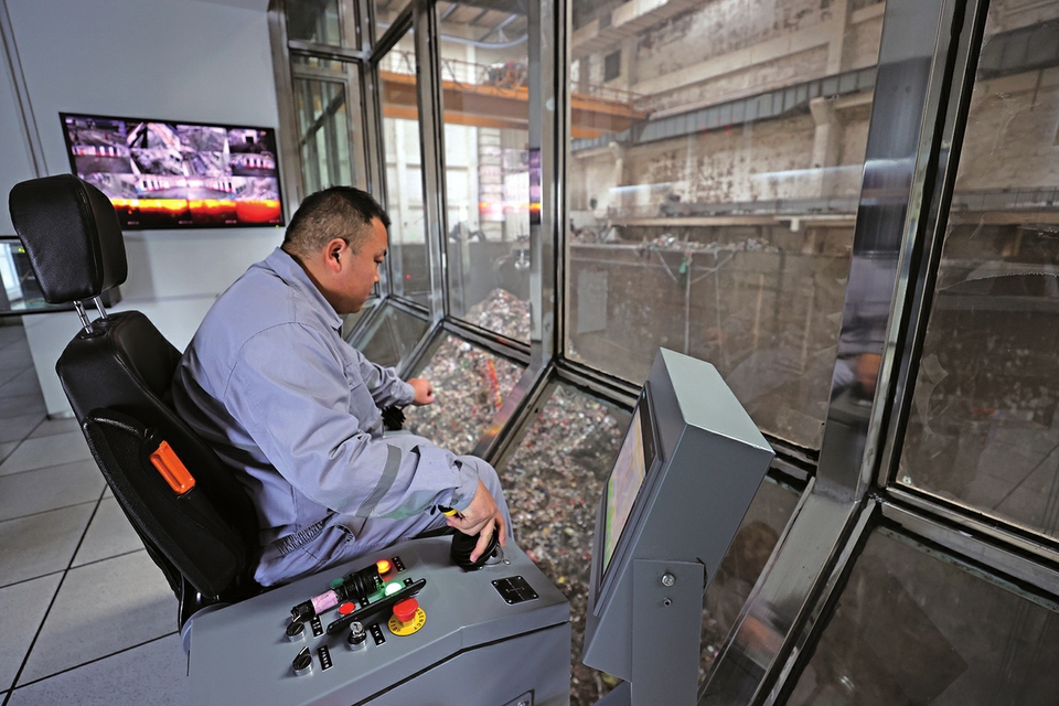 長(cháng)清馬山垃圾焚燒發(fā)電項目日焚燒約1500噸，年發(fā)電2億度，可滿(mǎn)足近6萬(wàn)戶(hù)家庭一年的用電 垃圾焚燒 發(fā)電生金